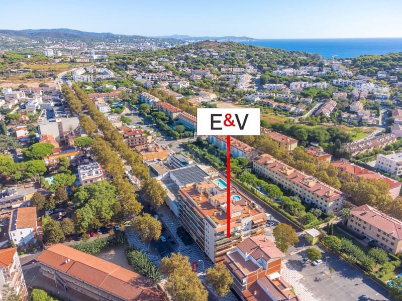 2 soveværelse Lejlighed til salg i S'Agaro med swimmingpool garage - € 425.000 (Ref: 10102227)