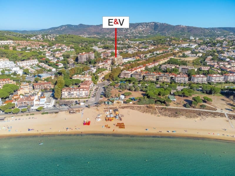 2 soveværelse Lejlighed til salg i S'Agaro med swimmingpool garage - € 425.000 (Ref: 10102227)