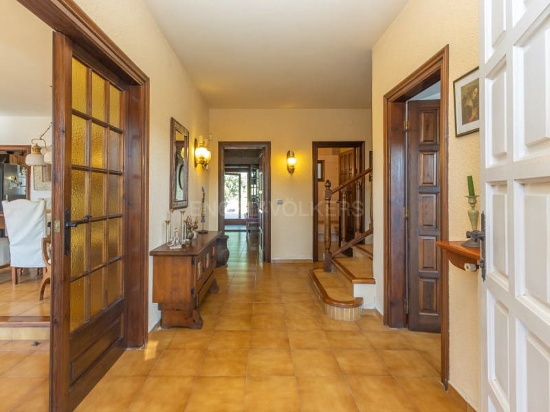 6 bedroom Villa for sale in Vidreres with pool garage - € 695,000 (Ref: 10102228)