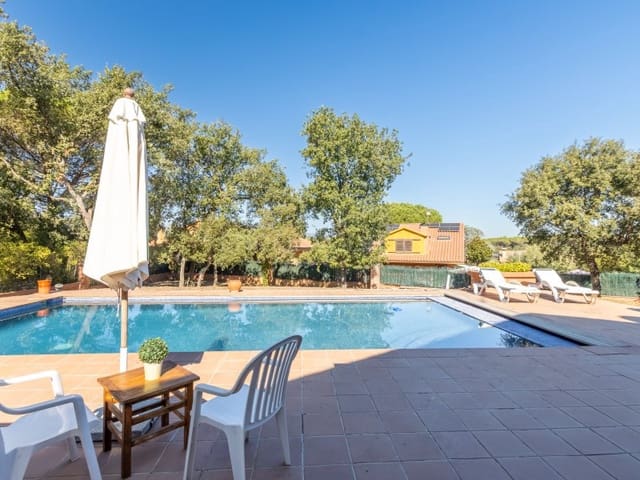 6 bedroom Villa for sale in El Mas Flassià, Vidreres with pool garage - € 695,000 (Ref: 10102228)