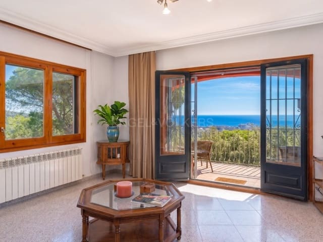 5 quarto Moradia para venda em Platja d'Aro, Castell-Platja d'Aro com piscina garagem - 650 000 € (Ref: 10129069)
