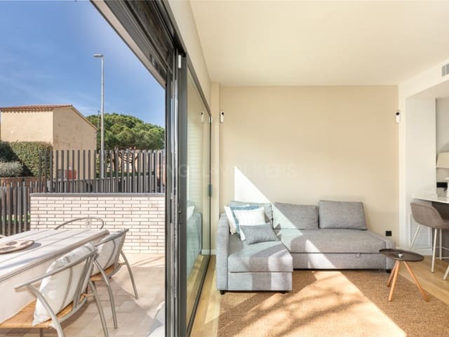 3 makuuhuone Omakotitalo myytävänä paikassa Platja d'Aro, Castell-Platja d'Aro mukana uima-altaan 
autotalli - 645 000 € (Ref: 10154918)