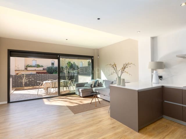 3 makuuhuone Omakotitalo myytävänä paikassa Platja d'Aro, Castell-Platja d'Aro mukana uima-altaan 
autotalli - 645 000 € (Ref: 10154918)