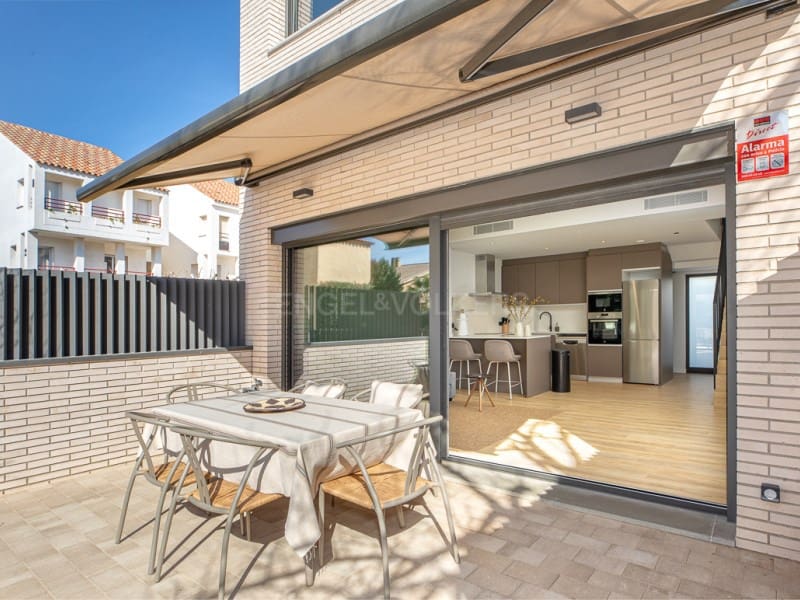 3 quarto Casa em Banda para venda em Platja d'Aro com piscina garagem - 645 000 € (Ref: 10154918)