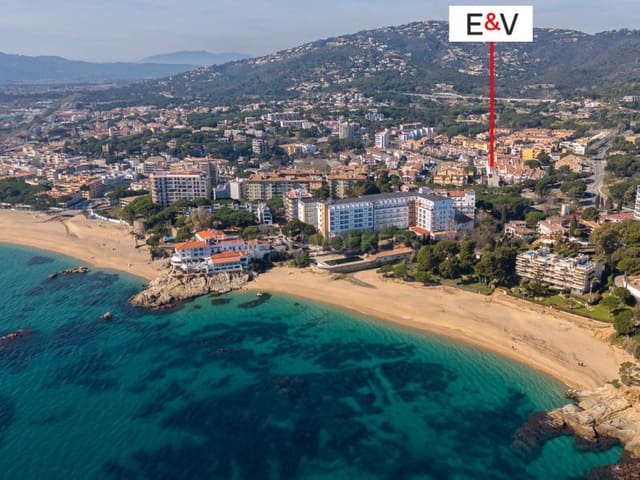 3 makuuhuone Omakotitalo myytävänä paikassa Platja d'Aro, Castell-Platja d'Aro mukana uima-altaan 
autotalli - 645 000 € (Ref: 10154918)
