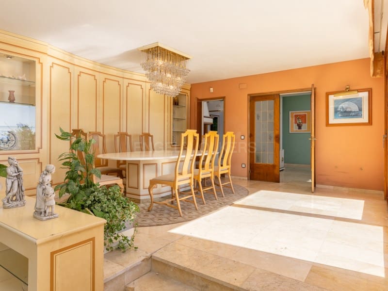 5 bedroom Villa for sale in Blanes with pool garage - € 820,000 (Ref: 10177024)