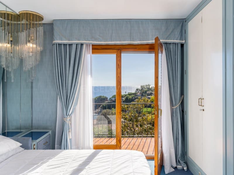5 bedroom Villa for sale in Blanes with pool garage - € 820,000 (Ref: 10177024)