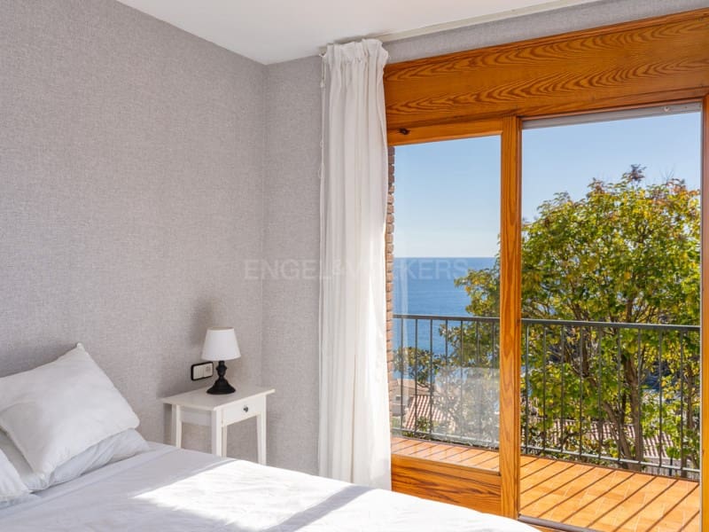 5 bedroom Villa for sale in Blanes with pool garage - € 820,000 (Ref: 10177024)