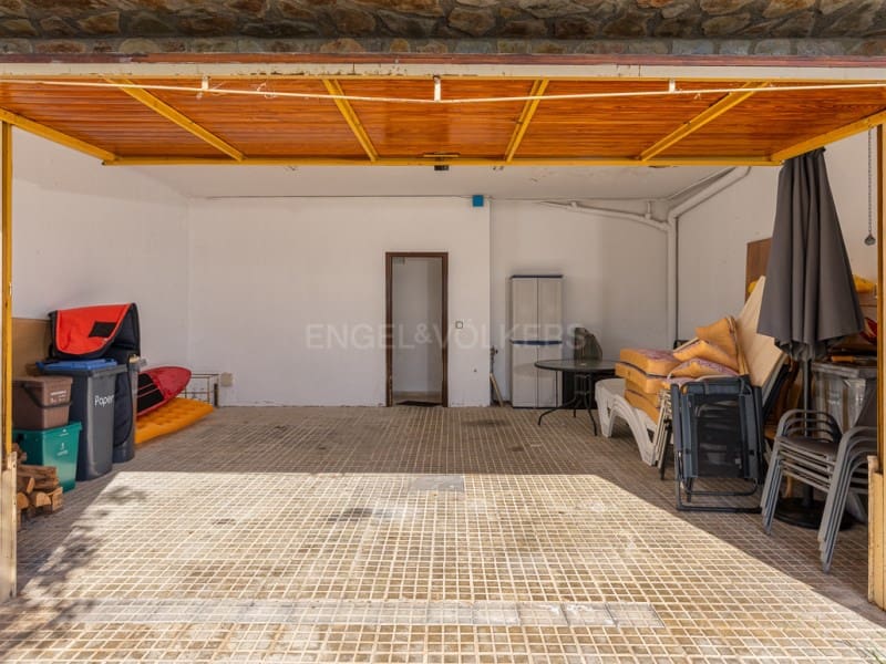 5 bedroom Villa for sale in Blanes with pool garage - € 820,000 (Ref: 10177024)