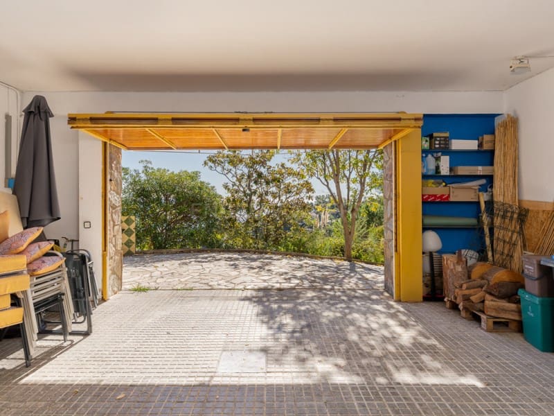 5 bedroom Villa for sale in Blanes with pool garage - € 820,000 (Ref: 10177024)