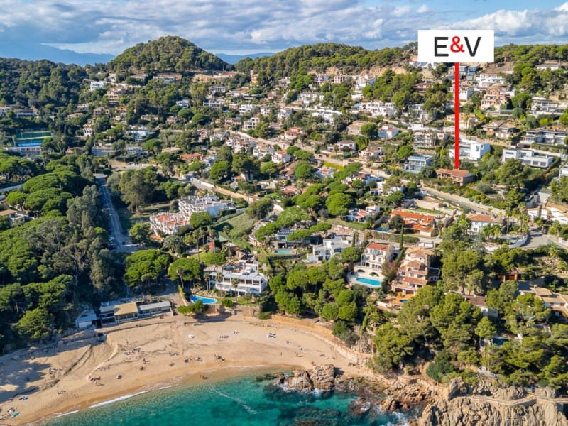 5 bedroom Villa for sale in Blanes with pool garage - € 820,000 (Ref: 10177024)
