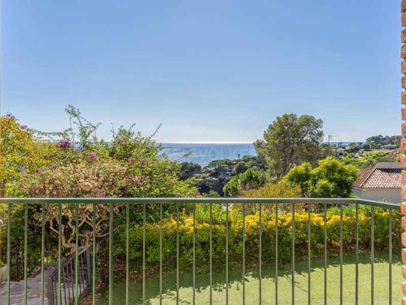 5 bedroom Villa for sale in Blanes with pool garage - € 820,000 (Ref: 10177024)