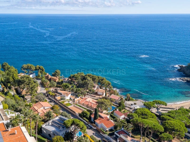 5 bedroom Villa for sale in Blanes with pool garage - € 820,000 (Ref: 10177024)