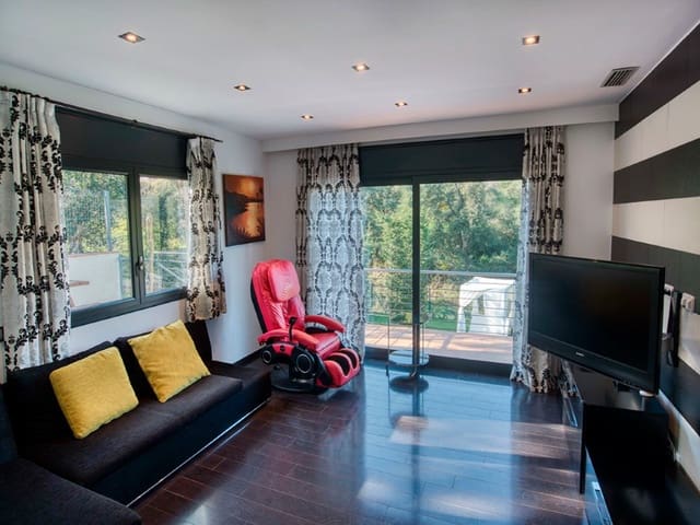 4 chambre Villa/Maison à vendre à Platja d'Aro, Castell-Platja d'Aro avec piscine garage - 749 000 € (Ref: 5122214)