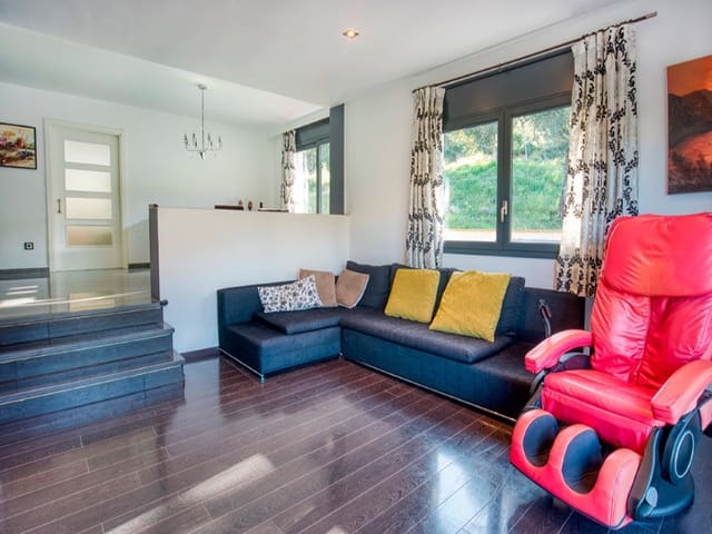 4 chambre Villa/Maison à vendre à Platja d'Aro, Castell-Platja d'Aro avec piscine garage - 749 000 € (Ref: 5122214)