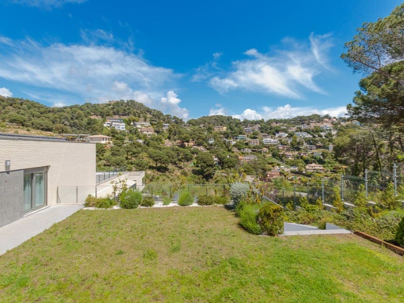 4 sypialnia Willa na sprzedaż w Blanes z basenem garażem - 1 250 000 € (Ref: 5122219)