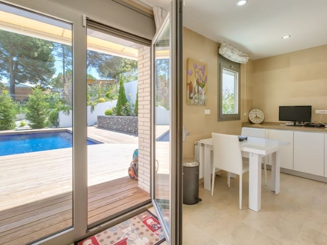 4 bedroom Villa for sale in Blanes with pool garage - € 1,250,000 (Ref: 5122219)