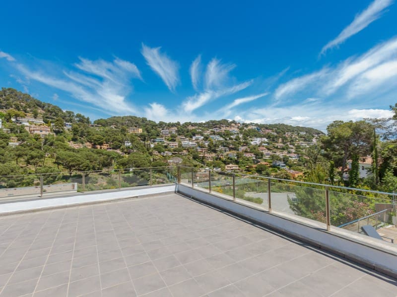 4 sypialnia Willa na sprzedaż w Blanes z basenem garażem - 1 250 000 € (Ref: 5122219)