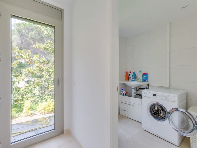 4 sypialnia Willa na sprzedaż w Blanes z basenem garażem - 1 250 000 € (Ref: 5122219)