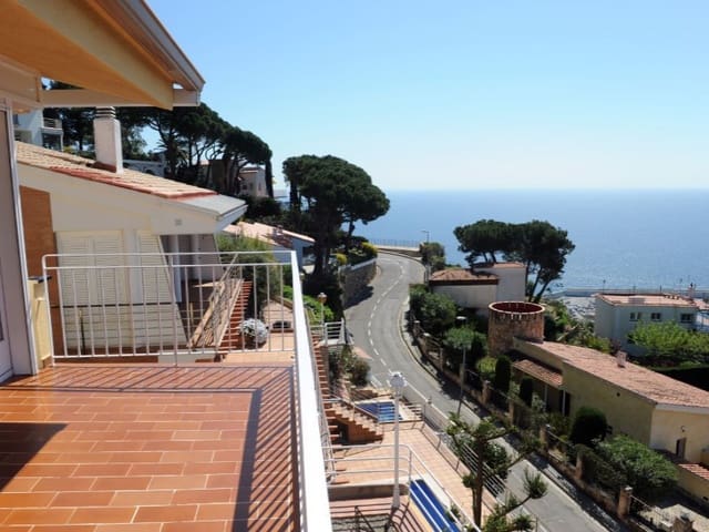 4 soveværelse Villa til salg i Blanes med swimmingpool garage - € 900.000 (Ref: 5122220)