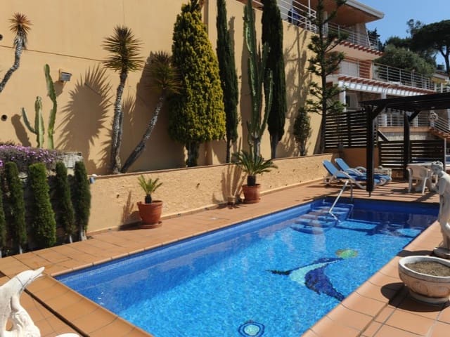 4 soveværelse Villa til salg i Blanes med swimmingpool garage - € 900.000 (Ref: 5122220)