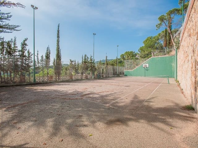 8 soverom Villa til salgs i Canyelles, Lloret de Mar med svømmebasseng garasje - € 1 900 000 (Ref: 5122238)