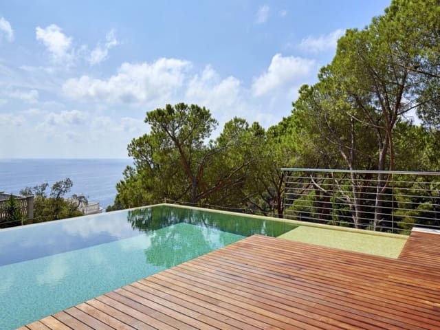 4 soverom Villa til salgs i Canyelles, Lloret de Mar med svømmebasseng garasje - € 1 800 000 (Ref: 5122242)