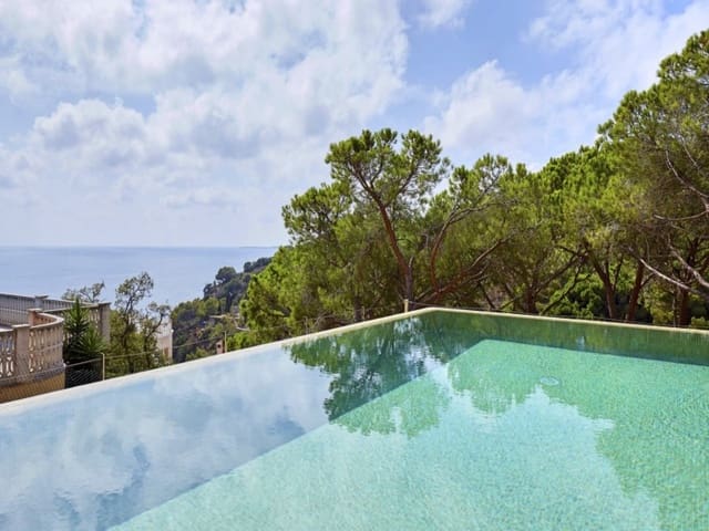 4 soverom Villa til salgs i Canyelles, Lloret de Mar med svømmebasseng garasje - € 1 800 000 (Ref: 5122242)