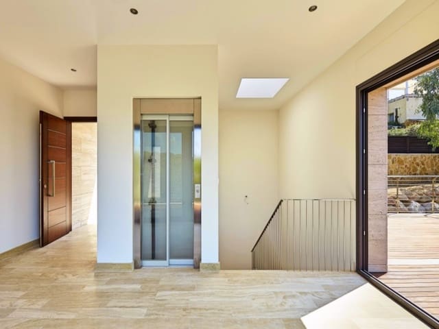 4 soverom Villa til salgs i Canyelles, Lloret de Mar med svømmebasseng garasje - € 1 800 000 (Ref: 5122242)