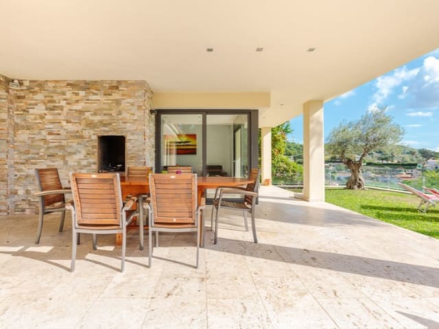 4 soverom Villa til salgs i Roca Grossa, Lloret de Mar med svømmebasseng garasje - € 1 250 000 (Ref: 5122249)