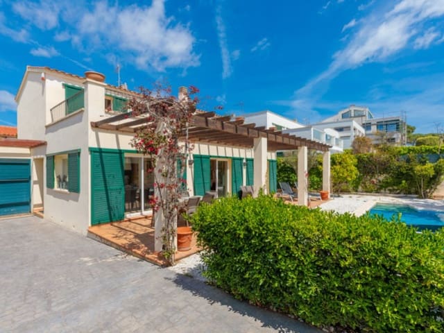 4 soveværelse Villa til salg i Sant Feliu de Guíxols med swimmingpool - € 1.620.000 (Ref: 5122253)
