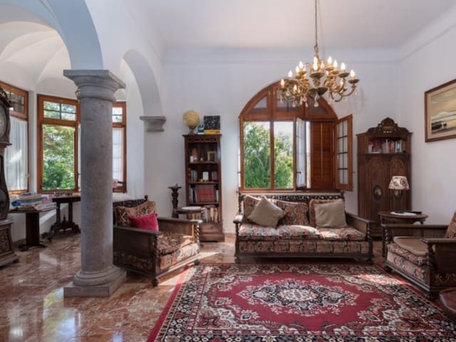 6 bedroom Villa for sale in Sant Feliu de Guíxols with garage - € 1,150,000 (Ref: 5122268)