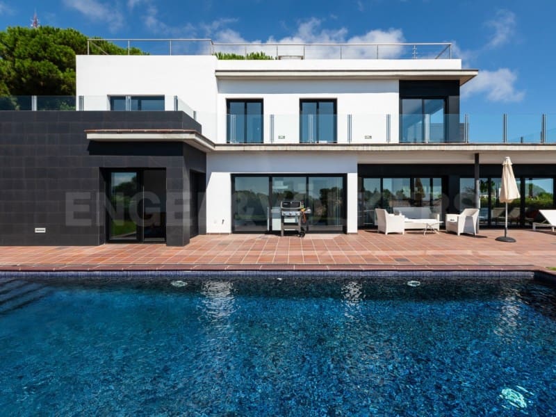 4 soveværelse Villa til salg i Lloret de Mar med swimmingpool garage - € 1.200.000 (Ref: 7445754)