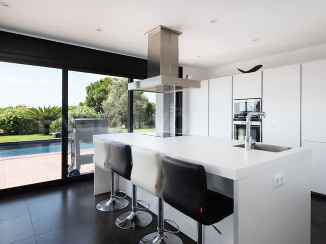 4 soverom Villa til salgs i Roca Grossa, Lloret de Mar med svømmebasseng garasje - € 1 200 000 (Ref: 7445754)