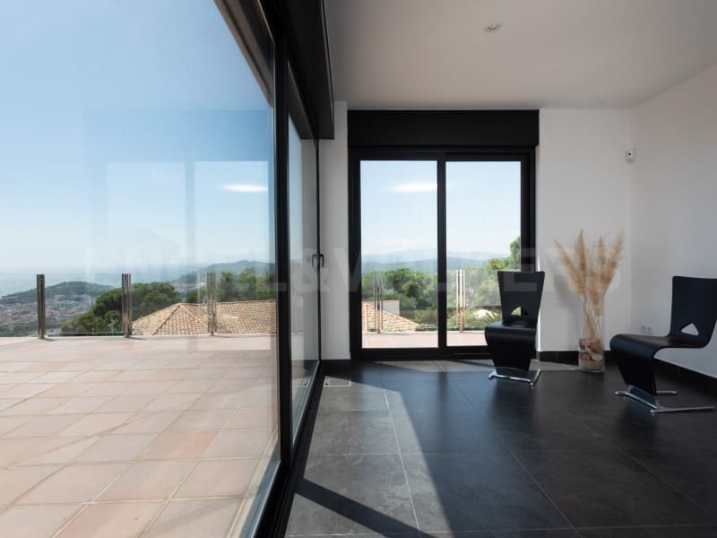 4 soveværelse Villa til salg i Lloret de Mar med swimmingpool garage - € 1.200.000 (Ref: 7445754)