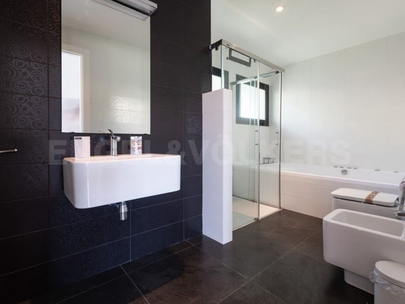 4 soveværelse Villa til salg i Lloret de Mar med swimmingpool garage - € 1.200.000 (Ref: 7445754)