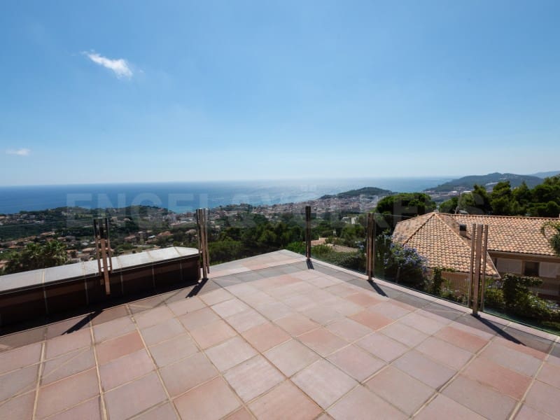 4 soveværelse Villa til salg i Lloret de Mar med swimmingpool garage - € 1.200.000 (Ref: 7445754)