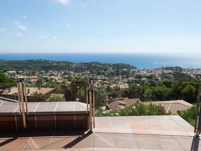 4 soveværelse Villa til salg i Lloret de Mar med swimmingpool garage - € 1.200.000 (Ref: 7445754)