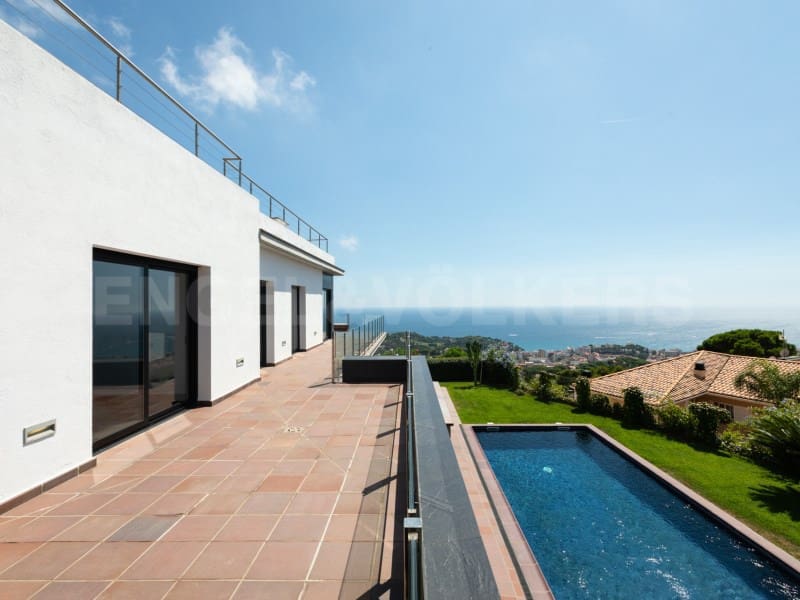 4 soveværelse Villa til salg i Lloret de Mar med swimmingpool garage - € 1.200.000 (Ref: 7445754)