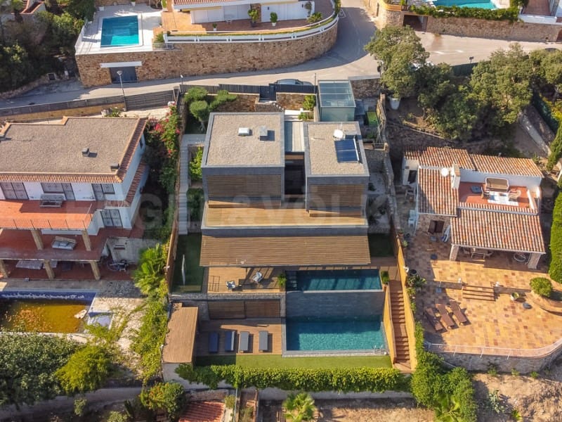 6 soverom Villa til salgs i Lloret de Mar med svømmebasseng garasje - € 4 500 000 (Ref: 7445765)