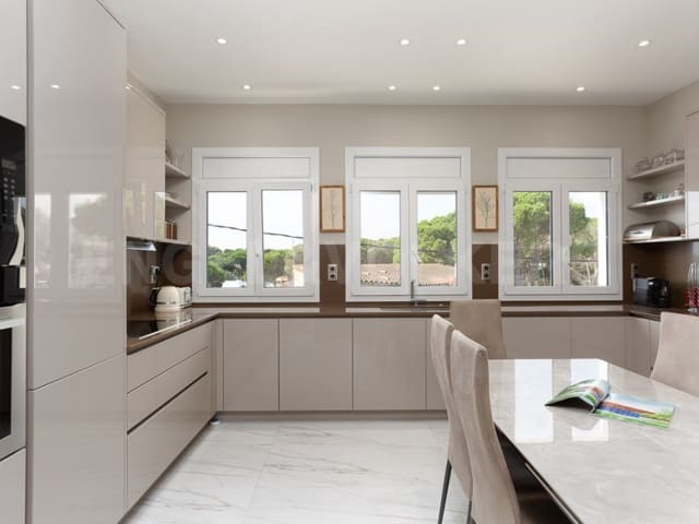 6 soverom Villa til salgs i Calonge i Sant Antoni med svømmebasseng garasje - € 1 850 000 (Ref: 7445779)