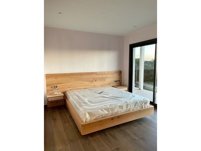 4 bedroom Villa for sale in Urbanitzacions del Nord, Lloret de Mar with pool garage - € 869,500 (Ref: 7445792)