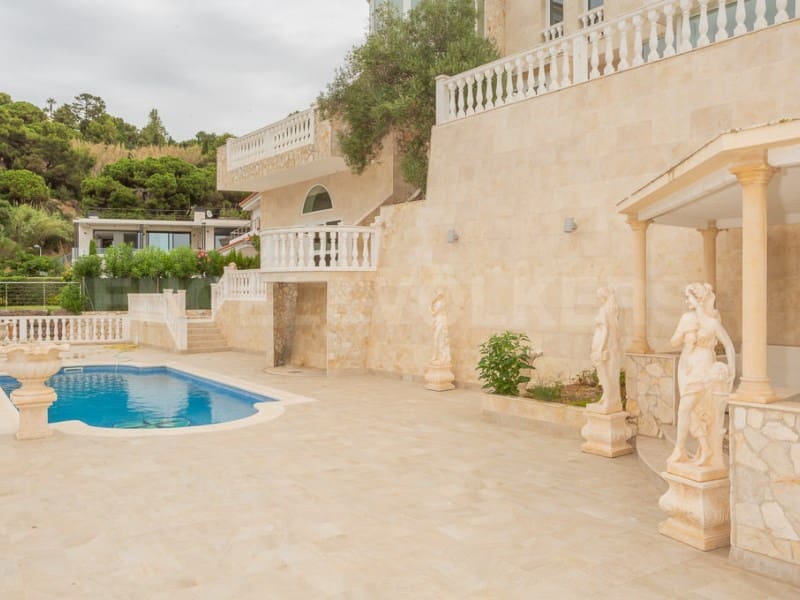 4 soveværelse Villa til salg i Lloret de Mar med swimmingpool - € 2.900.000 (Ref: 7445797)
