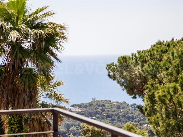 6 soveværelse Villa til salg i Roca Grossa, Lloret de Mar med swimmingpool - € 750.000 (Ref: 7445814)