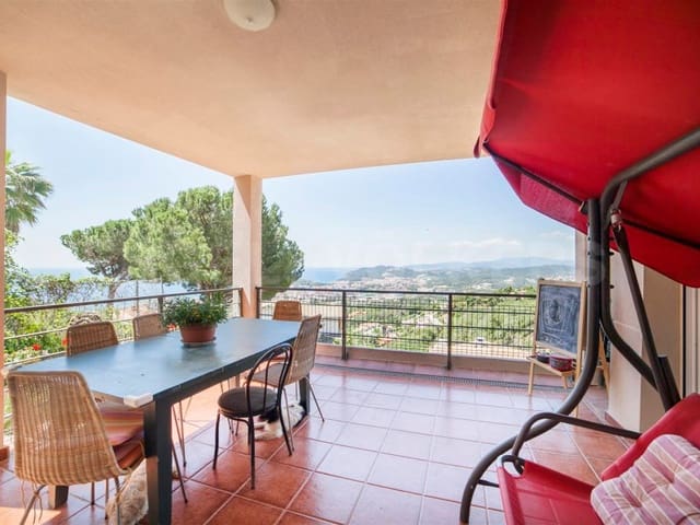 6 soveværelse Villa til salg i Roca Grossa, Lloret de Mar med swimmingpool - € 750.000 (Ref: 7445814)