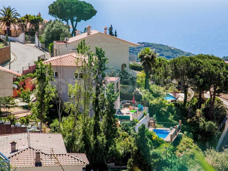 6 soveværelse Villa til salg i Lloret de Mar med swimmingpool - € 750.000 (Ref: 7445814)