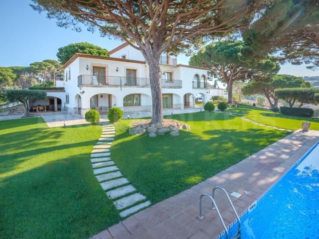 8 slaapkamer Villa te koop in Sant Feliu de Guíxols met garage - € 8.900.000 (Ref: 7445830)