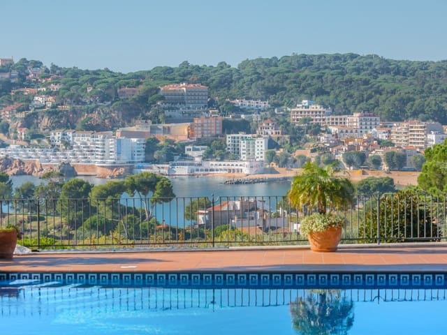8 slaapkamer Villa te koop in Sant Feliu de Guíxols met garage - € 8.900.000 (Ref: 7445830)