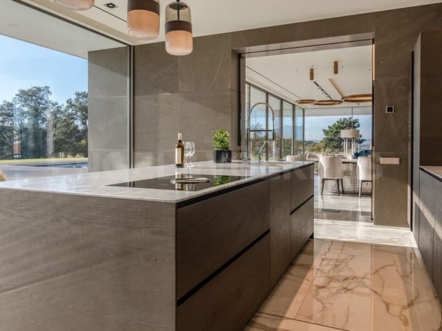 5 bedroom Villa for sale in Caldes de Malavella with garage - € 8,700,000 (Ref: 7445831)