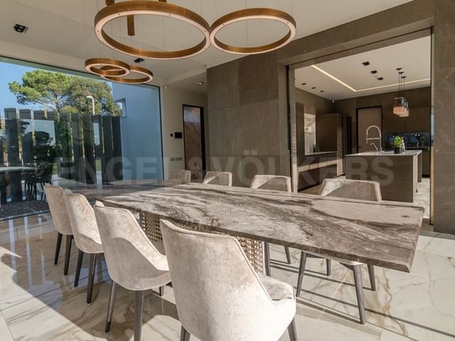 5 bedroom Villa for sale in Caldes de Malavella with garage - € 8,700,000 (Ref: 7445831)